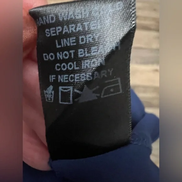 Beautiful Ro & De Midnight Blue Sequin front blouse size S EUC - Picture 6 of 6